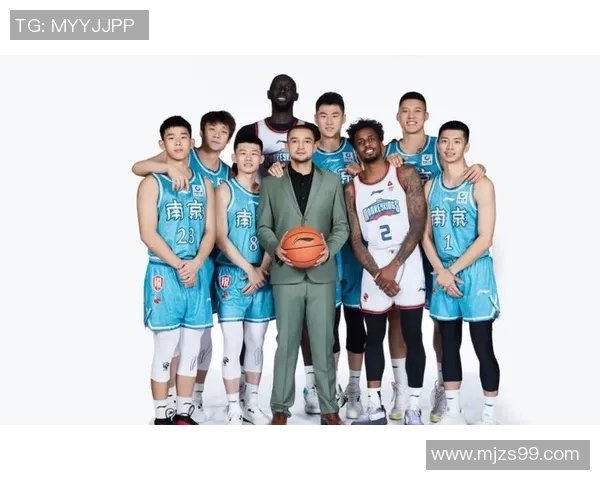 南京同曦迎战吉林队期待精彩对决球迷热情高涨助威现场气氛火爆